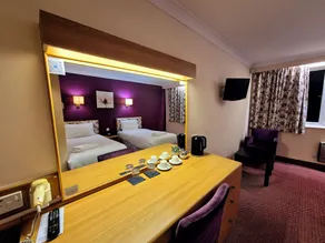 Supreme Inn Boston - Room