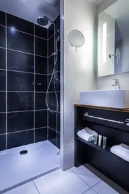 Best Western Plus Suitcase Paris La Défense - Salle de bain