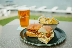 Bay Pointe Inn - Restaurant