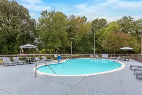 Spark by Hilton Atlanta Airport South College Park - Piscine