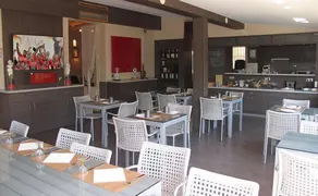 Hôtel et Studios Les Amandiers - Ristorante