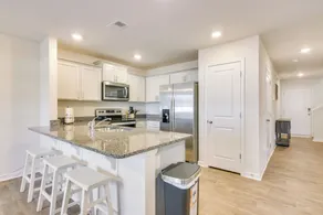 9 Mi to Shawn Afb! Family Townhome Near Dining - Innenbereich