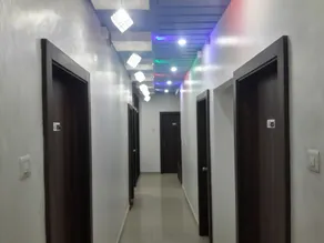 Hotel Holiday Era Opposite Railway Station - Reception