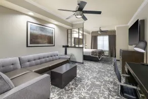 Best Western Premier Crown Chase Inn & Suites - Chambre