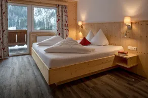 Single room, shower, toilet - Camera