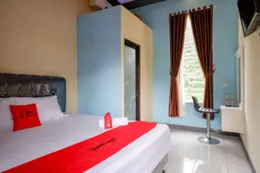 RedDoorz @ Gerbang Dieng Plateau Area - Chambre