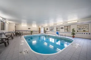 Quality Inn & Suites Sioux Falls South - Piscina