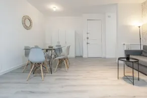 Chamberi Deluxe II - Interior entrance