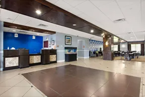 Portland Inn & Suites - Hall