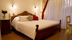 La Perla Hotel - Room