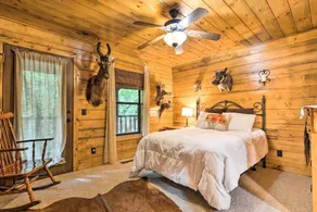 Secluded Northwest Arkansas Cabin: Fire Pit & Deck - Camera