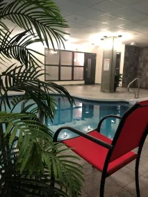 Grand Times Hotel – Aeroport de Quebec - Piscine