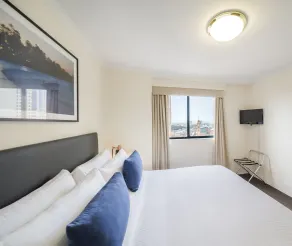 Oaks Sydney Castlereagh Suites - Room