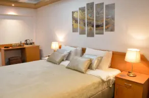Alimar - Room