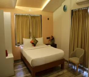 Pooja Villa Suites Igatpuri - Room