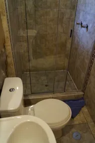 Pirwa Backpackers Colonial - Bathroom