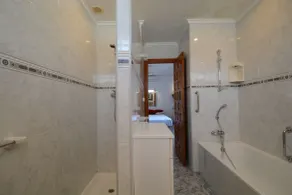 Stor villa med privat pool, för familjer. 8 personer - Badrum