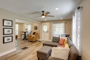 Welcoming Willoughby Home: 1 Mi to Historic Dtwn - Interni