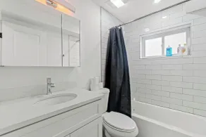 Elegant Condos in Arlington - Badezimmer