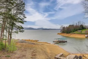 Dock, Deck + Views: Cherokee Lake Retreat! - Interiør