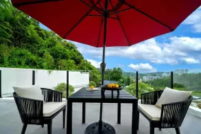 Fenghuang County Border Town Mountain Resort Homestay - Vista dalla camera