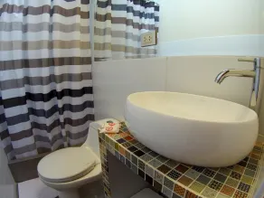 Flying Dog Hostel - Bathroom
