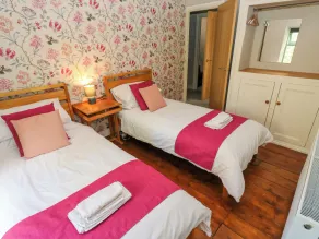 Top House - Room