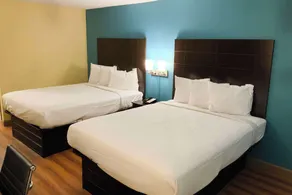 Days Inn by Wyndham Troy IL - Habitación