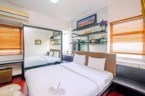 Cozy and Nice 2BR Apartment at Maple Park Sunter By Travelio - Værelse