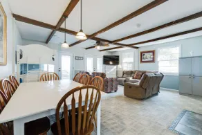2BR Lakefront Getaway w/ Dock & Boat Launch - Intérieur