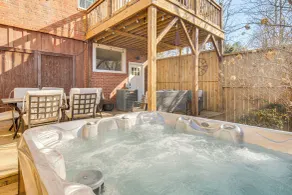 Private Hot Tub, Steps to Main St: Saluda Retreat - Interiør
