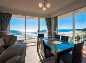 Meridian Tower Kirra Beach - Room