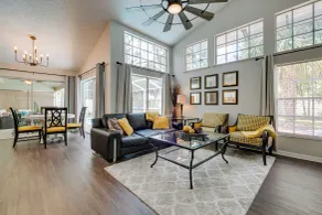 Family Getaway w/ Games & Pool in Spring Hill - Interiør
