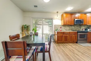 3 Mi to Dulles Airport: D.c. Area Townhome - Interior