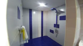 Cross Health Spa Center - Bathroom
