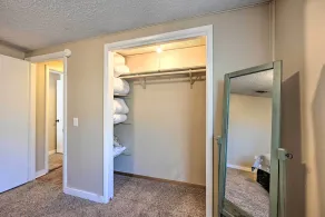 'Whispering Oaks' Broken Bow Cottage Near Hiking! - Interior