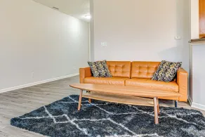 Close to Main Street: Townhome in Zionsville - Interiör