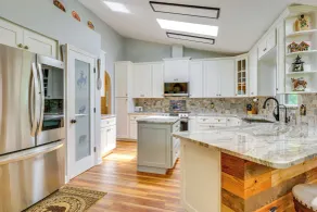 Welcoming Home w/ Yard on 20 Acres in High Springs - Interior