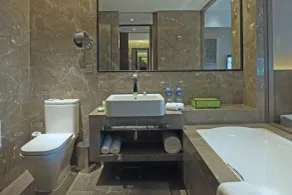 Wyndham Jinjiang - Bathroom