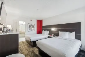 Ramada by Wyndham Temple Terrace/Tampa North - Chambre