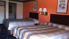 Deluxe Inn Kilgore - Image 1