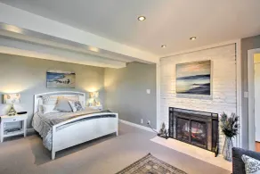 Walk to Keller Beach: Waterfront Studio w/ Hot Tub - Innvendig