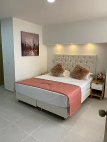 Aptos y Apartaestudios frente al Malecón y el Embalse, Zona Gastronómica, a 8 minutos de la Piedra del Peñol, TODO CERCA!!! - Chambre