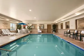 Country Inn & Suites by Radisson, Minot, ND - Pool