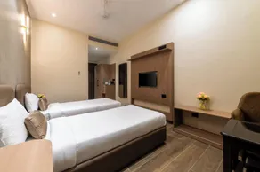 Hotel Kingsway Continental , Raipur - Room