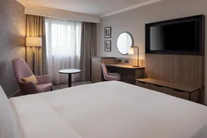 DoubleTree by Hilton Dartford Bridge - Room