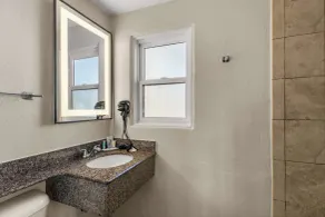 Comfort Inn San Diego Airport At The Harbor - Salle de bain