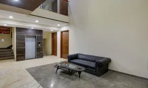 Treebo Nearmi Bell House - Hall