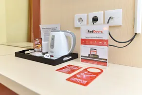 RedDoorz Plus near Mall Bali Galeria 2 - Room
