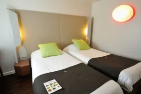 Hôtel Campanile Chambéry - Vue de la chambre